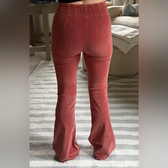 We The Free Jayde corduroy, flares, no back pockets - Picture 2 of 3